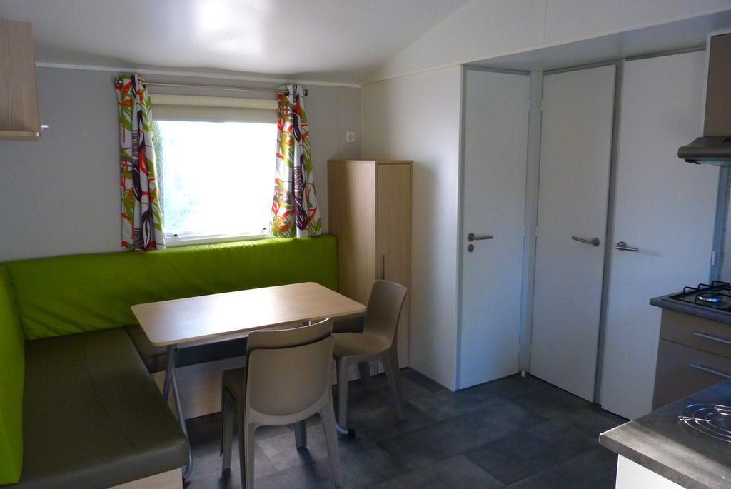 Camping La Maurie Foulerot Ruang foto